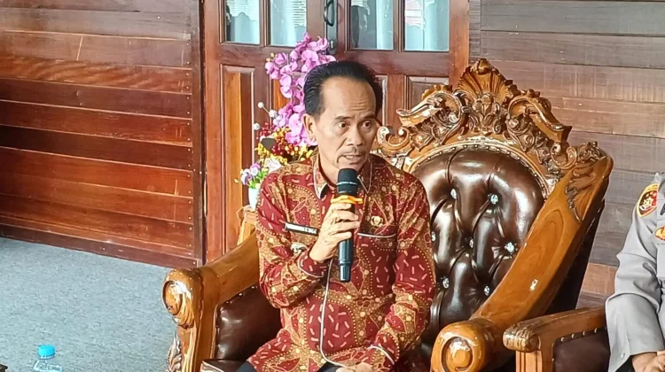 Bupati Sintang Tegur Pertamina Soal Kelangkaan BBM di Sintang